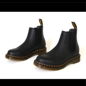 Dr Martens Chelsea Nappa Leather Boots Size 6 Men's, 7 Women's